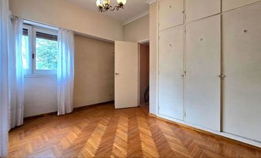 PH DE 3 AMBIENTES EN  VENTA  EN HAEDO CON PARRILLA
