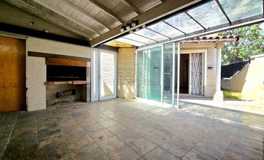 PH DE 3 AMBIENTES EN  VENTA  EN HAEDO CON PARRILLA