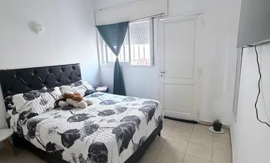 OPORTUNIDAD - CASA CON DEPTO - BARRIO  ALTAMIRA