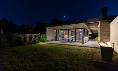 CASA EN VENTA GONNET 3 DORMITORIOS ENTRE CAMINOS