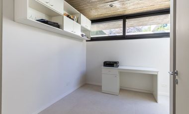 CASA EN VENTA GONNET 3 DORMITORIOS ENTRE CAMINOS