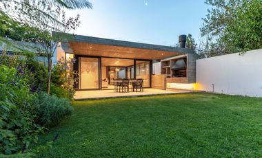 CASA EN VENTA GONNET 3 DORMITORIOS ENTRE CAMINOS