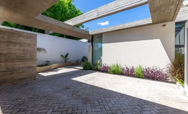 CASA EN VENTA GONNET 3 DORMITORIOS ENTRE CAMINOS