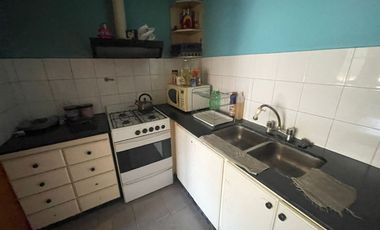 VENTA CASA 3 AMBIENTES MÁS 3 DEPTOS TRUJUI MORENO