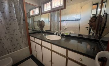 VENTA CASA 3 AMBIENTES MÁS 3 DEPTOS TRUJUI MORENO