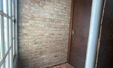 VENTA CASA 3 AMBIENTES MÁS 3 DEPTOS TRUJUI MORENO