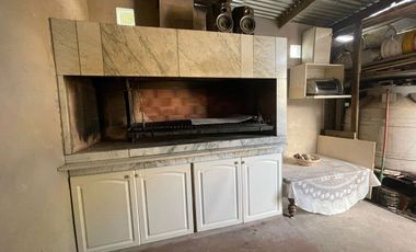 VENTA CASA 3 AMBIENTES MÁS 3 DEPTOS TRUJUI MORENO