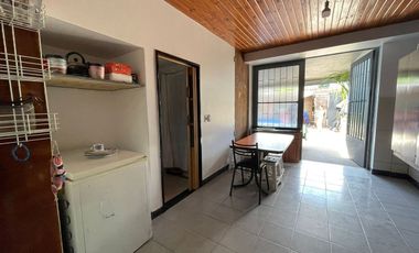 VENTA CASA 3 AMBIENTES MÁS 3 DEPTOS TRUJUI MORENO