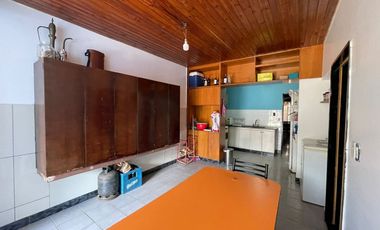 VENTA CASA 3 AMBIENTES MÁS 3 DEPTOS TRUJUI MORENO
