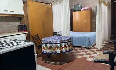 VENTA CASA 3 AMBIENTES MÁS 3 DEPTOS TRUJUI MORENO