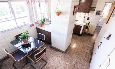 Depto duplex 4 amb c/ dependencia,terraza y balcón