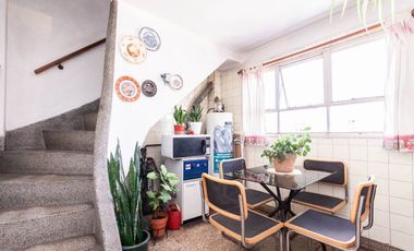 Depto duplex 4 amb c/ dependencia,terraza y balcón