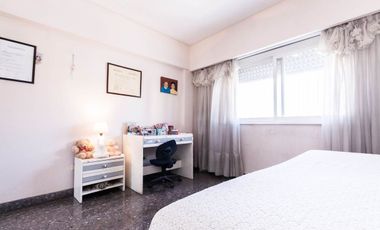 Depto duplex 4 amb c/ dependencia,terraza y balcón