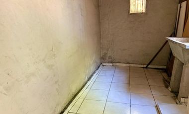 Venta Casa 3 ambs. Cochera. Jardín. Apto crédito