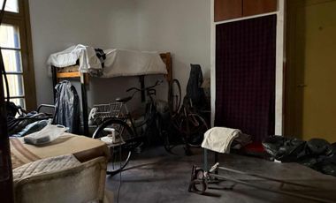 VENTA CASA 3 AMB CON PATIO Y COCHERA AVELLANEDA