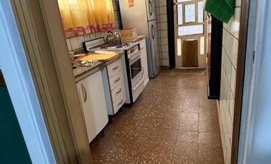 VENTA CASA 3 AMB CON PATIO Y COCHERA AVELLANEDA