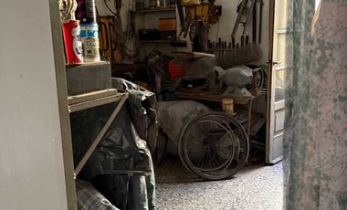 VENTA CASA 3 AMB CON PATIO Y COCHERA AVELLANEDA