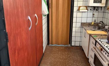 VENTA CASA 3 AMB CON PATIO Y COCHERA AVELLANEDA