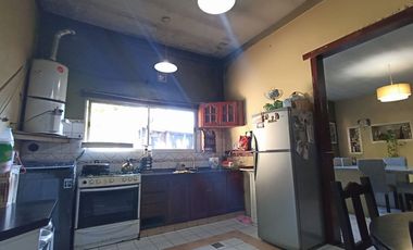 CASA 6 AMB VENTA VILLA ADELINA JARDIN PILE QUINCHO