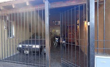 CASA 6 AMB VENTA VILLA ADELINA JARDIN PILE QUINCHO