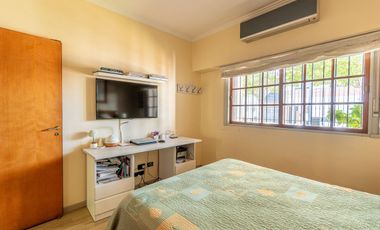 VENTA CASA 3 AMBIENTES CON PARQUE EN EL PALOMAR