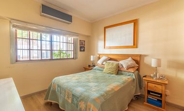 VENTA CASA 3 AMBIENTES CON PARQUE EN EL PALOMAR
