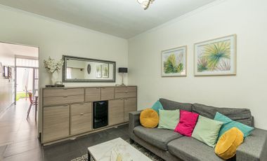 VENTA CASA 3 AMBIENTES CON PARQUE EN EL PALOMAR