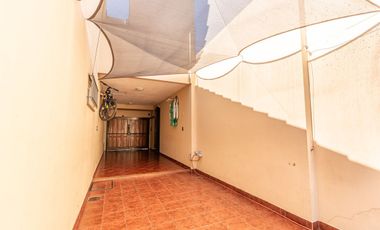 VENTA CASA 3 AMBIENTES CON PARQUE EN EL PALOMAR