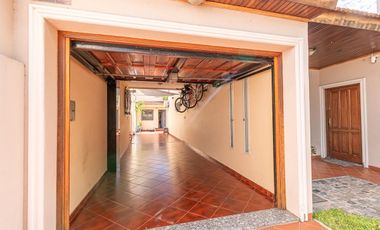VENTA CASA 3 AMBIENTES CON PARQUE EN EL PALOMAR