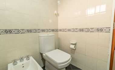 VENTA CASA 3 AMBIENTES CON PARQUE EN EL PALOMAR