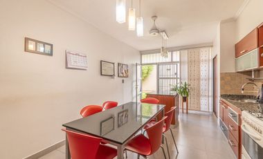 VENTA CASA 3 AMBIENTES CON PARQUE EN EL PALOMAR