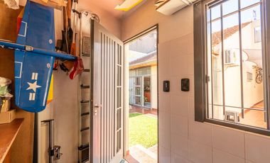 VENTA CASA 3 AMBIENTES CON PARQUE EN EL PALOMAR