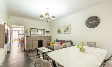 VENTA CASA 3 AMBIENTES CON PARQUE EN EL PALOMAR