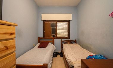 CASA SOBRE AV. GRAL. PAZ 7900