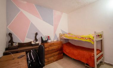 CASA SOBRE AV. GRAL. PAZ 7900