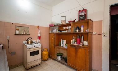 CASA SOBRE AV. GRAL. PAZ 7900