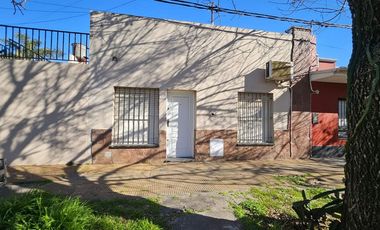 CASA 2 DORM EN VENTA  en Fomento 9 de JULIO