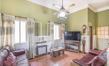 VENTA CASA 3 AMBIENTES COCHERA FLORENCIO VARELA