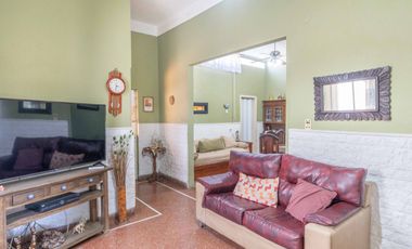 VENTA CASA 3 AMBIENTES COCHERA FLORENCIO VARELA