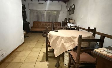 VENTA CASA QUINTA 3 AMBIENTES MORENO C/PILETA