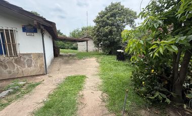 VENTA CASA QUINTA 3 AMBIENTES MORENO C/PILETA