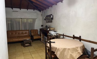 VENTA CASA QUINTA 3 AMBIENTES MORENO C/PILETA