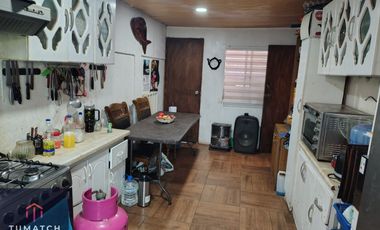 Casa en venta c/ estacionamiento en La Florida