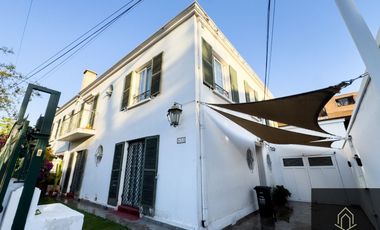 Casa en venta c/ estacionamiento en Barrio Italia