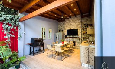 Casa en venta c/ estacionamiento en Barrio Italia