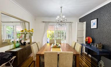 Casa en venta c/ estacionamiento en Barrio Italia