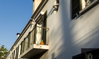 Casa en venta c/ estacionamiento en Barrio Italia