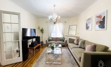 Casa en venta c/ estacionamiento en Barrio Italia