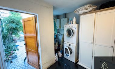 Casa en venta c/ estacionamiento en Barrio Italia