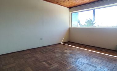 SE ARRIENDA GRAN CASA EN SAN JOAQUÍN